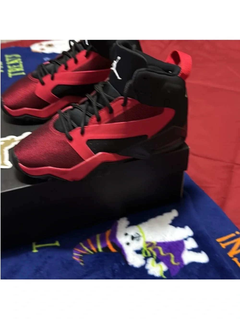 Jordan lift off Kids Red and Black Low-Top Sneakers